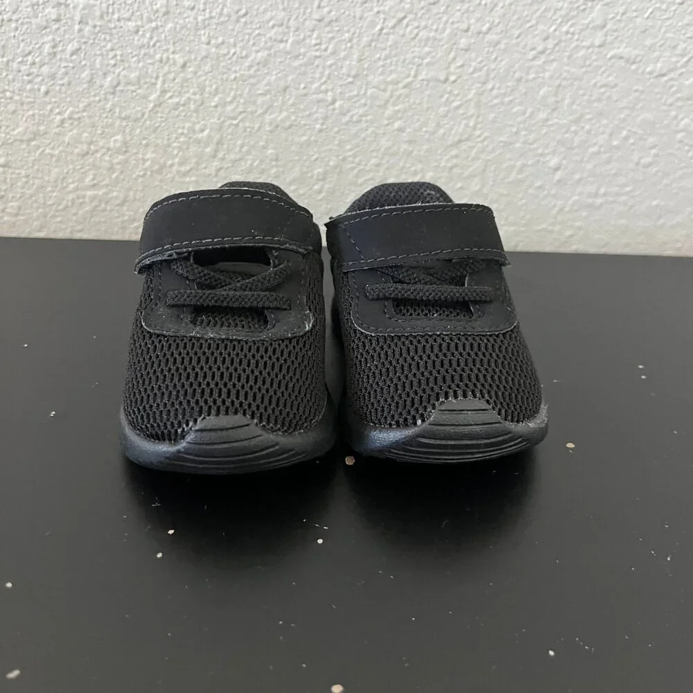 Nike Kids Tanjun Black Shoes Sneakers Size 2C Style 818383-001